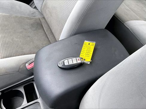 Used 2012 Nissan Sentra 2.0 SR w/ Special Edition Pkg FWD image 37