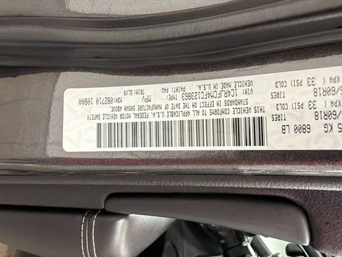 Used 2015 Jeep Grand Cherokee Overland AWD/4WD image 25