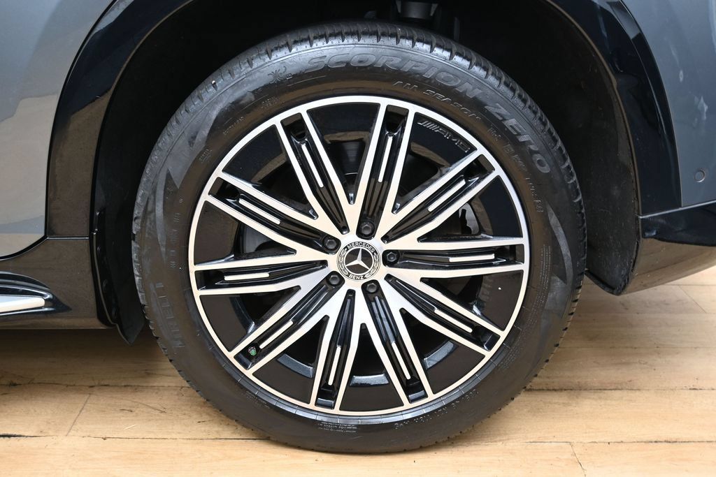 Used 2023 Mercedes-Benz EQS 580 4MATIC SUV image 14