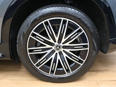 Used 2023 Mercedes-Benz EQS 580 4MATIC SUV image 14