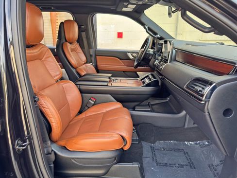 Used 2021 Lincoln Navigator L Reserve AWD/4WD image 14