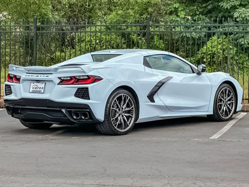 Used 2024 Chevrolet Corvette Stingray Premium Conv w/ Z51 Performance Package RWD image 3