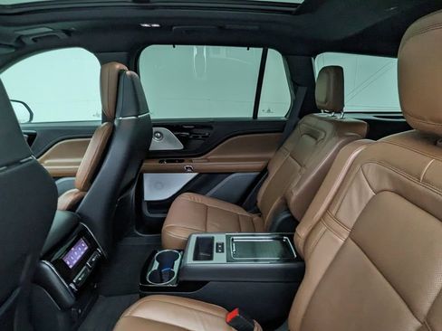 Used 2023 Lincoln Aviator Grand Touring w/ Equipment Group 301A AWD/4WD image 39