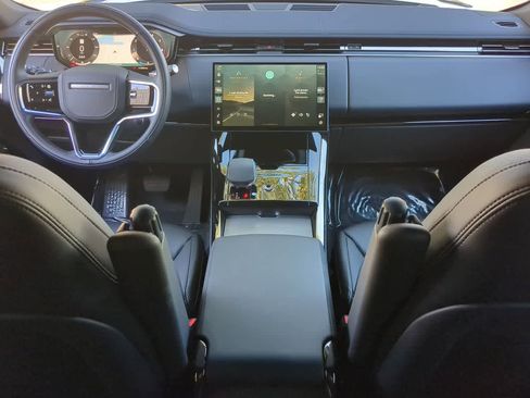 Used 2025 Land Rover Range Rover Sport image 16