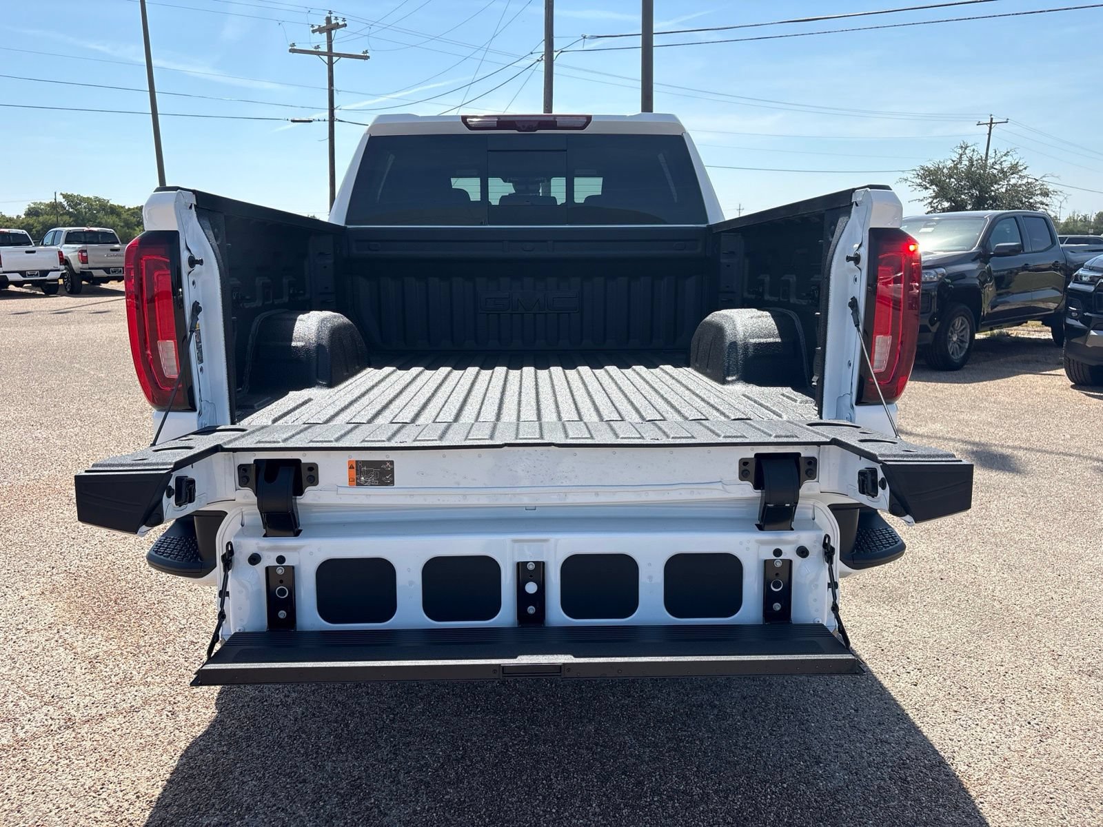 New 2026 GMC Sierra 1500 AT4 w/ AT4 Premium Package AWD/4WD image 33