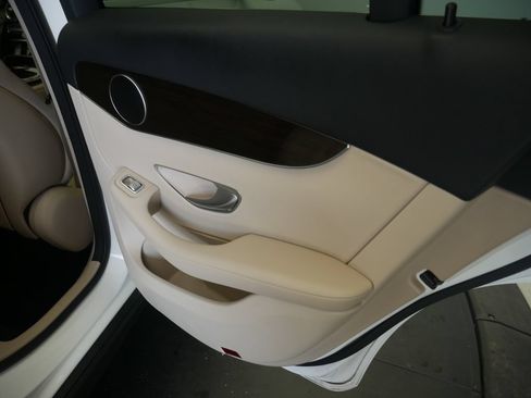 Used 2022 Mercedes-Benz GLC 300 4MATIC image 28