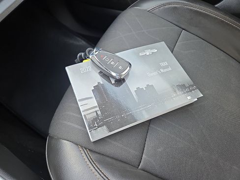 Used 2022 Chevrolet Trax LT w/ LT Convenience Package image 36