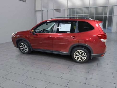 Used 2023 Subaru Forester Premium AWD/4WD image 6