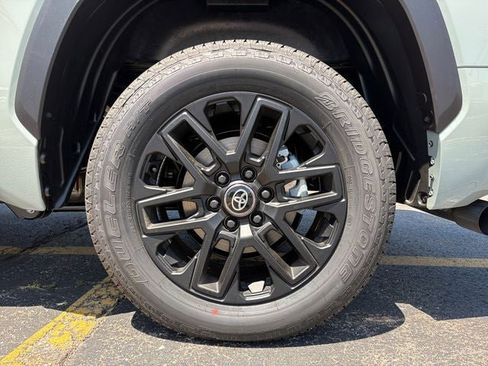 New 2026 Toyota Tundra Limited AWD/4WD image 18