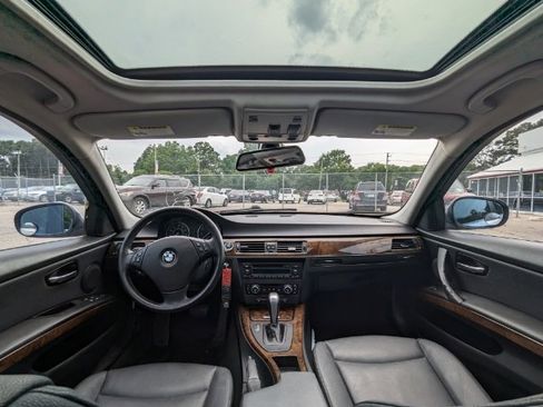 Used 2009 BMW 328i xDrive Sedan image 12