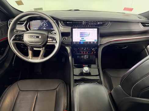 Used 2023 Jeep Grand Cherokee Overland RWD image 13
