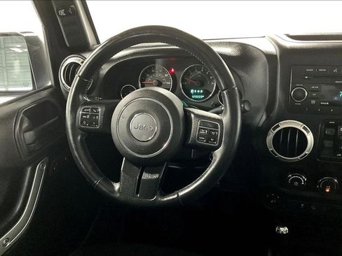 Used 2016 Jeep Wrangler Unlimited Rubicon w/ Connectivity Group image 7