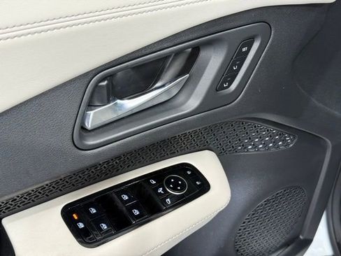 Used 2023 Nissan Ariya AWD image 14