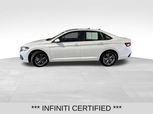 Used 2023 Volkswagen Jetta SE w/ Panoramic Sunroof Package image 2