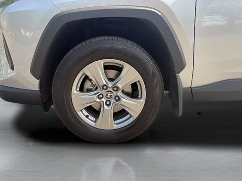 Used 2024 Toyota RAV4 XLE w/ Convenience Package FWD image 10