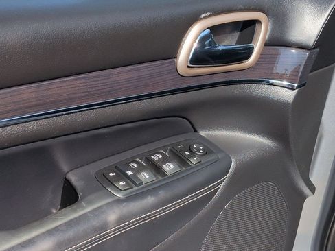 Used 2016 Jeep Grand Cherokee Overland AWD/4WD image 10