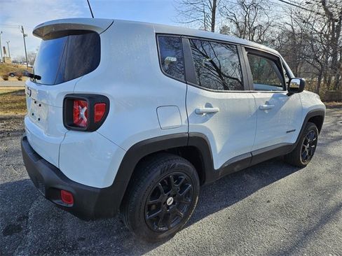 Used 2023 Jeep Renegade Latitude image 7