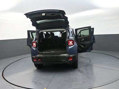 Used 2022 Jeep Renegade Trailhawk AWD/4WD image 36