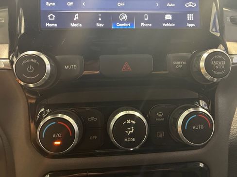 Used 2022 RAM 1500 Big Horn AWD/4WD image 30