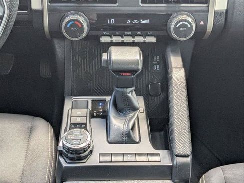 Certified 2024 Toyota Tacoma TRD Off-Road AWD/4WD image 19