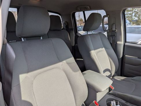 Used 2020 Nissan Frontier SV image 36