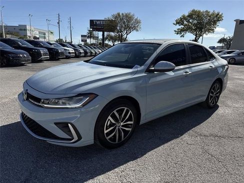 New 2026 Volkswagen Jetta SE image 6