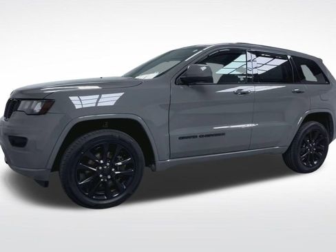 Used 2021 Jeep Grand Cherokee Laredo X AWD/4WD image 4