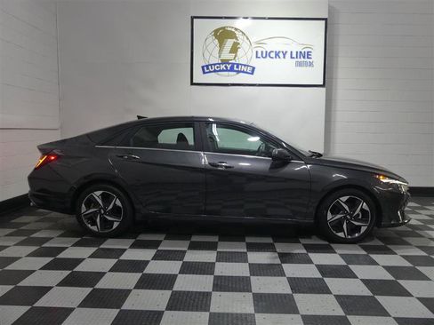 Used 2021 Hyundai Elantra SEL w/ Convenience + Premium Package FWD image 6