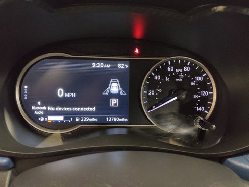 Used 2025 Nissan Versa SV FWD image 23