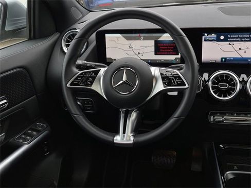 Certified 2025 Mercedes-Benz GLA 250 image 30