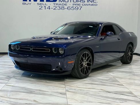 Used 2016 Dodge Challenger R/T Plus image 2