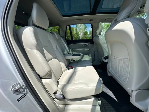 Used 2019 Volvo XC90 T6 Momentum w/ Protection Package AWD/4WD image 18