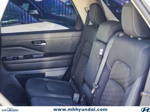 Used 2022 Nissan Pathfinder SV FWD image 14