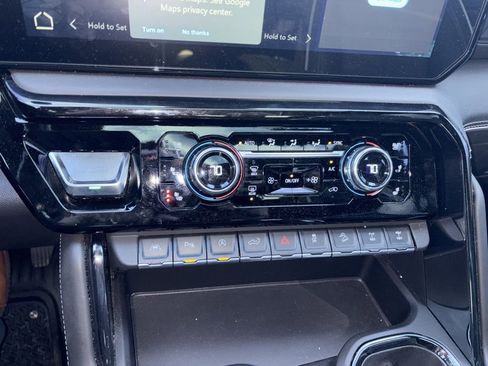 Used 2023 GMC Sierra 1500 AT4X image 11