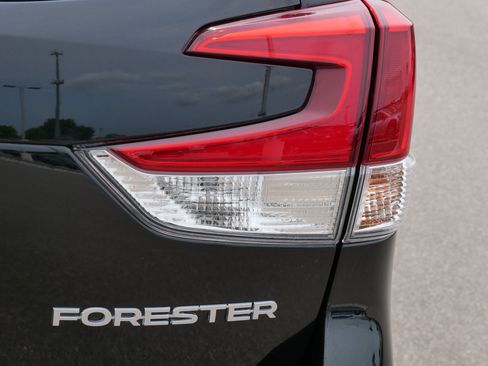 Certified 2023 Subaru Forester Limited AWD/4WD image 17
