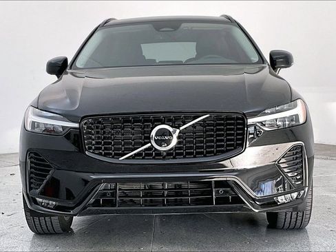 Used 2025 Volvo XC60 B5 Plus w/ Protection Package Premier image 5