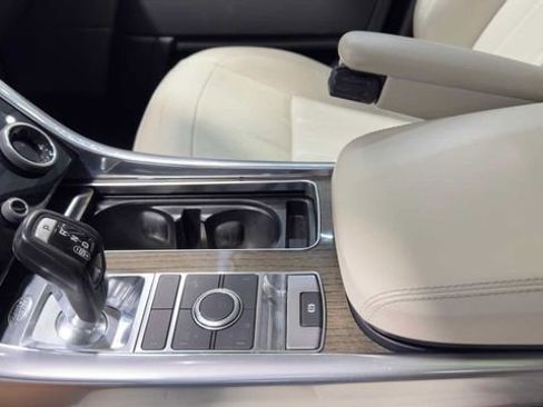Used 2019 Land Rover Range Rover Sport HSE image 25
