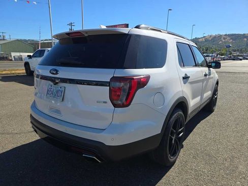 Used 2017 Ford Explorer Sport w/ Equipment Group 401A AWD/4WD image 3