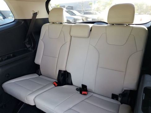 Certified 2023 Kia Telluride EX w/ EX Captain's Chair Package image 13