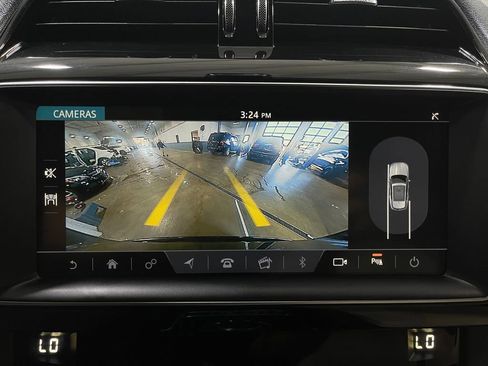 Used 2020 Jaguar F-PACE Premium image 11