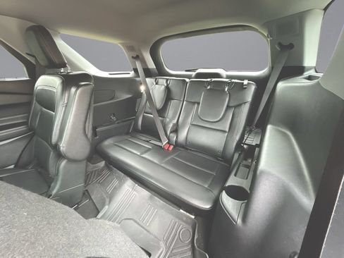 Used 2022 Ford Explorer Limited w/ Equipment Group 301A RWD image 29