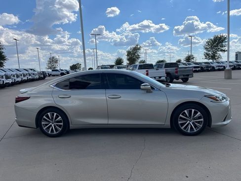 Used 2021 Lexus ES 350 w/ Premium Package FWD image 6