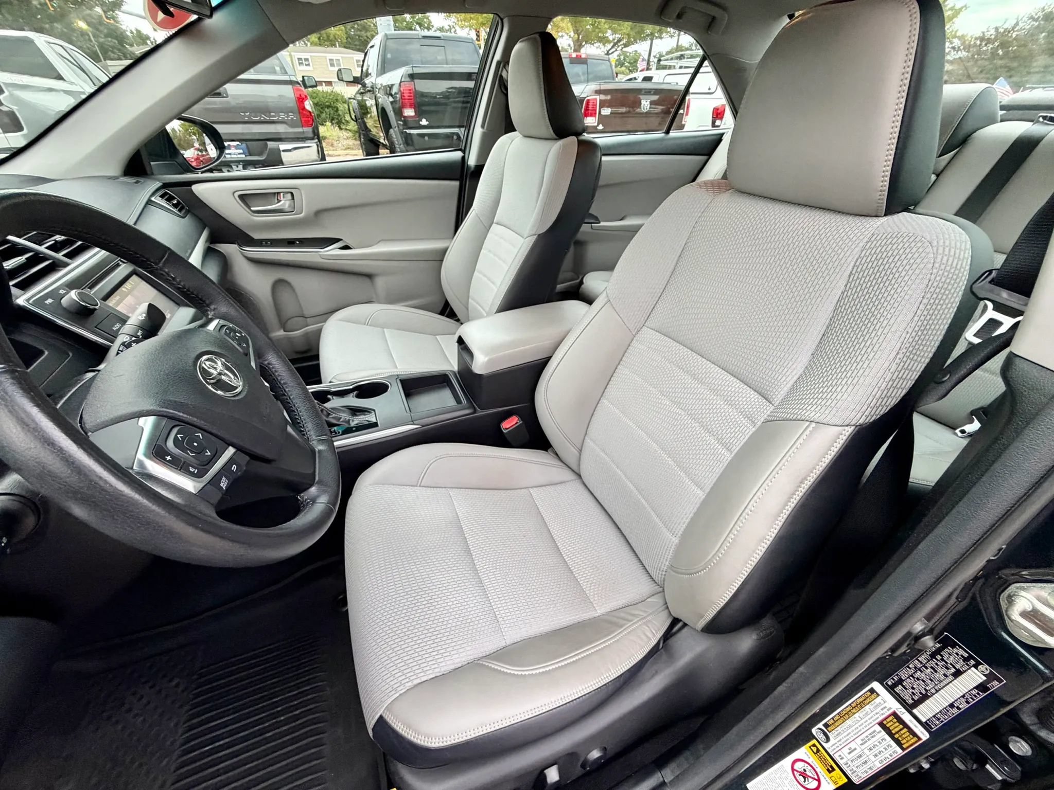 Used 2017 Toyota Camry SE FWD image 8