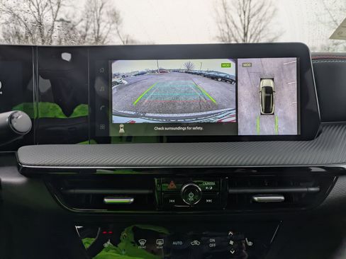 New 2026 Nissan Kicks SV image 15