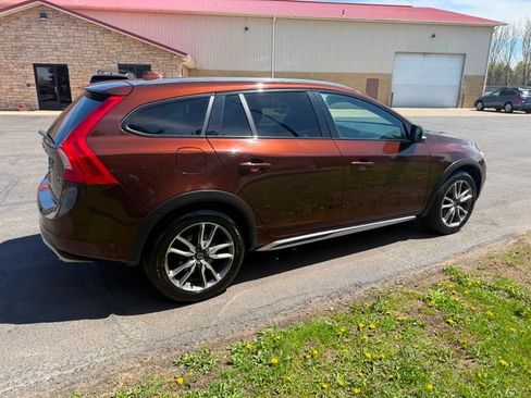 Used 2018 Volvo V60 T5 Cross Country w/ Convenience Package AWD/4WD image 4