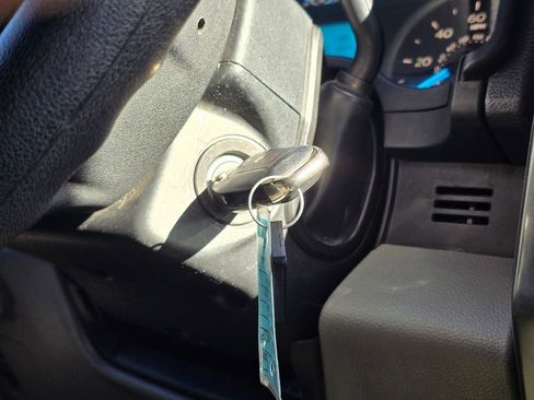 Used 2020 Ford F150 XLT image 36