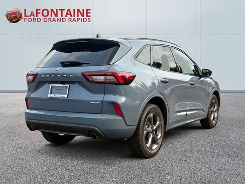 Used 2023 Ford Escape ST-Line w/ Tech Pack #1 AWD/4WD image 7