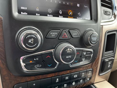 Used 2018 RAM 2500 Longhorn image 34