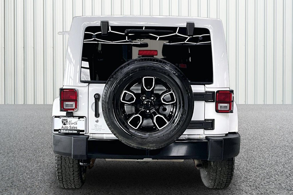 Used 2018 Jeep Wrangler Unlimited Sahara AWD/4WD image 5