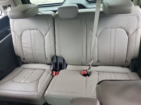 Used 2021 Ford Expedition Limited AWD/4WD image 29